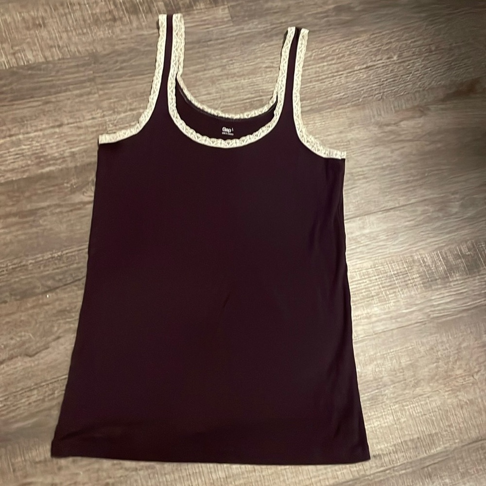 Gap tank size large with lace detail color plum